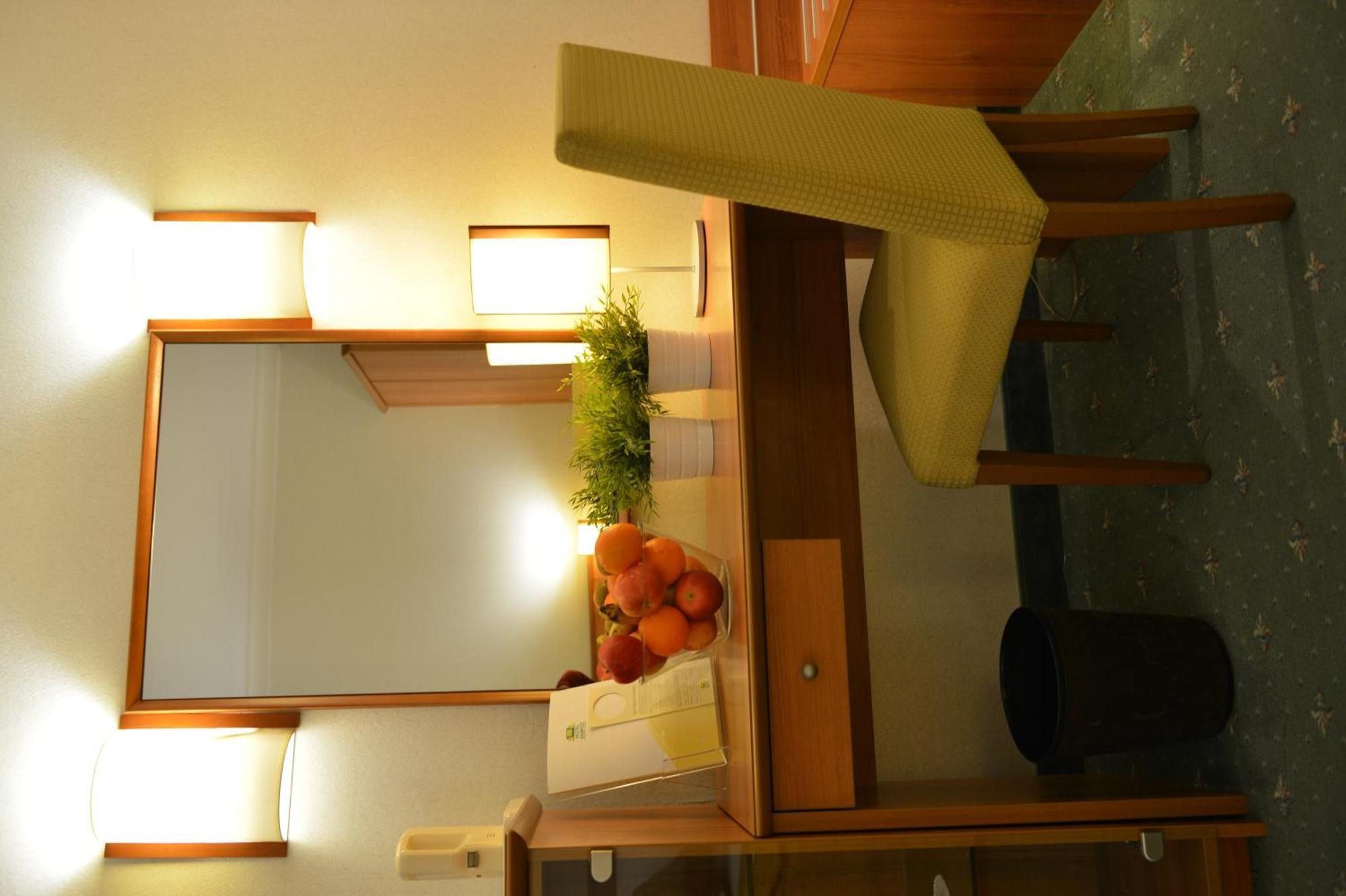 ホテル カルポス スコピエ 部屋 写真