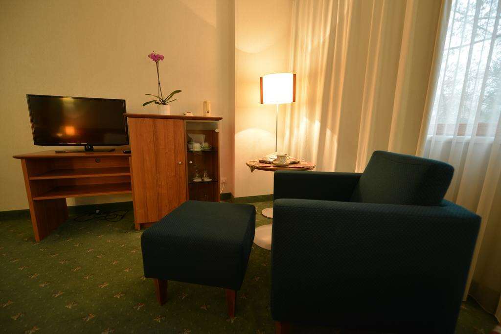 ホテル カルポス スコピエ 部屋 写真